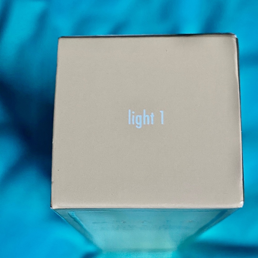 Stila Hide & Chic Liquid Foundation